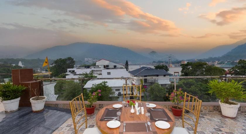 Indira Nikunj Rubystone Exotic Hotel in Uttarakhand