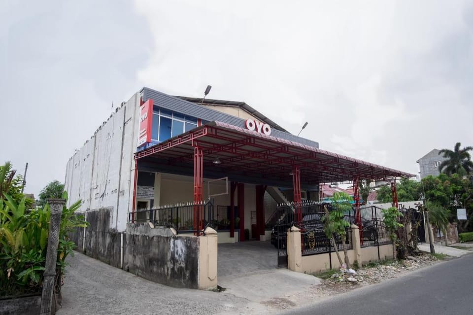 OYO 356 Titipapan Residence Hotel in Indonesia