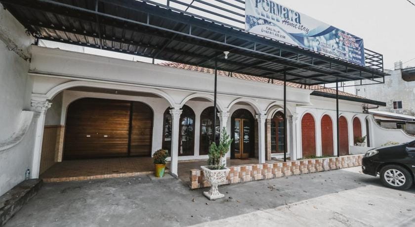 RedDoorz near Millennium ICT Center Medan Hostel in Indonesia