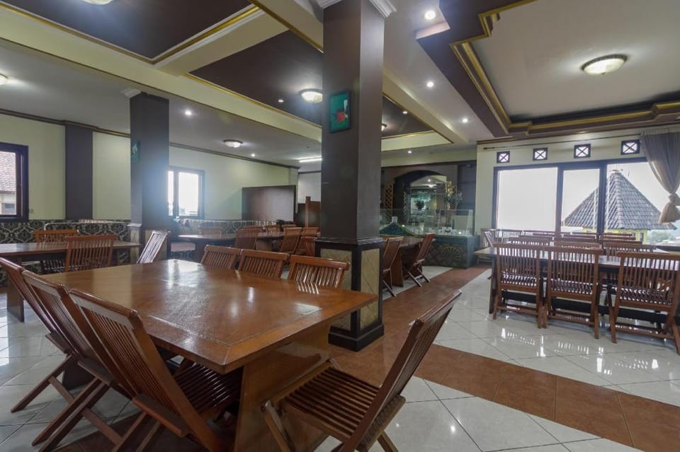 RedDoorz Syariah @ Cipanas Bed and Breakfast in West Java