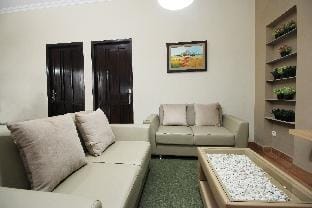 OYO 572 Omah Gedongkuning Syariah Homestay Vacation rental in Yogyakarta