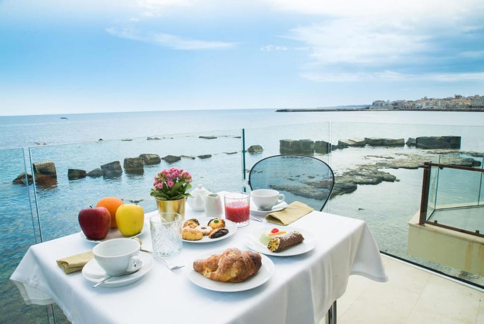 Re Dionisio Luxury Suites Bed and Breakfast in Syracuse
