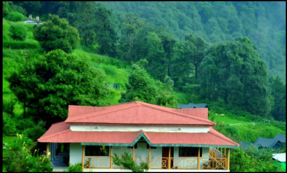 Kafal House Hotel in Uttarakhand