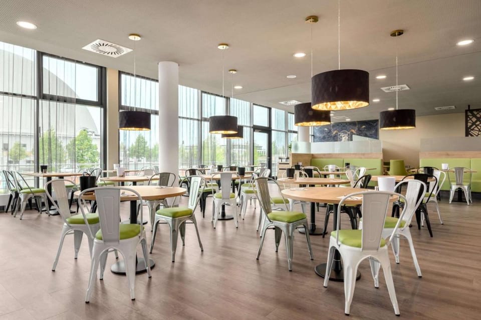 Super8 by Wyndham Oberhausen Hotel in Oberhausen