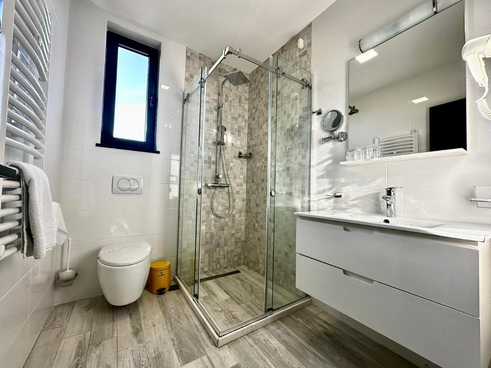 Hotel Del Medio Hotel in Montenegro