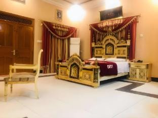 Holiday Inn Guest House Hotel in Sindh