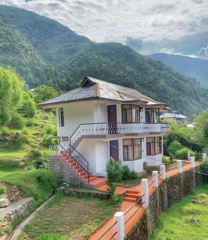Alt Life Stays – Dharamkot Mcleodganj Hostel in Punjab, India