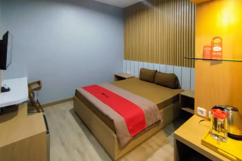 RedDoorz Syariah near Tugu Juang Jambi Hotel in Indonesia