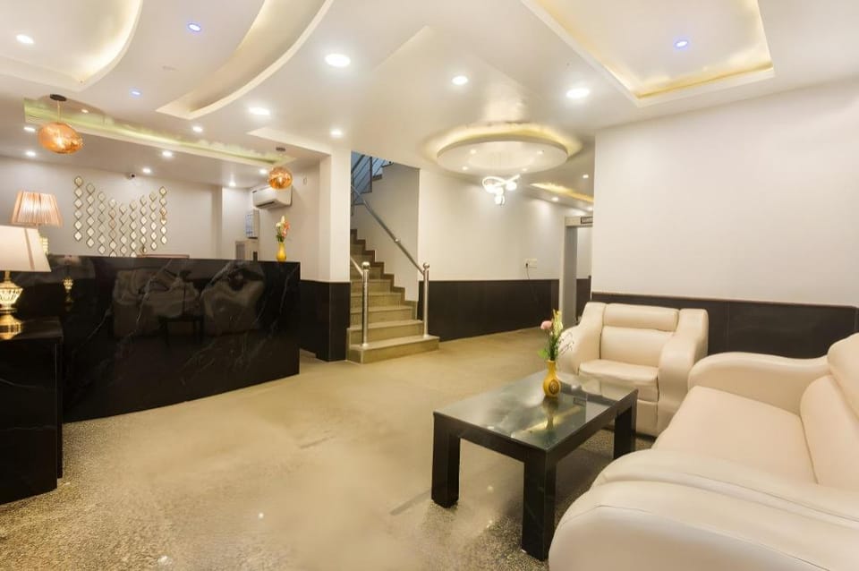 Airport Hotel Earth Hotel in New Delhi