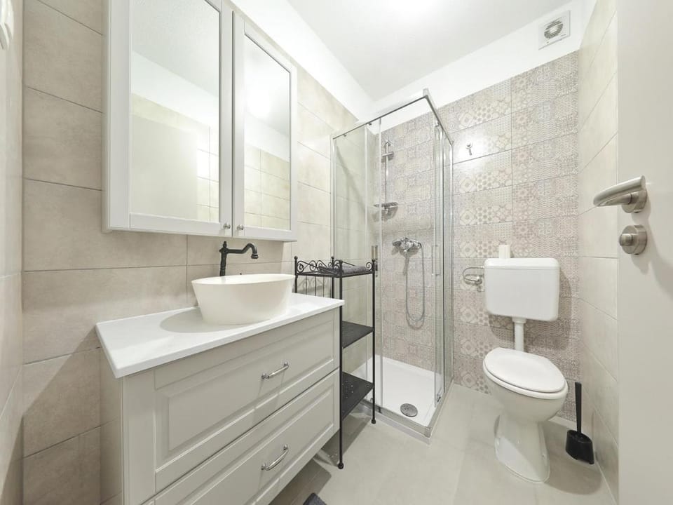 Villa with Heated Pool Villa in Seline