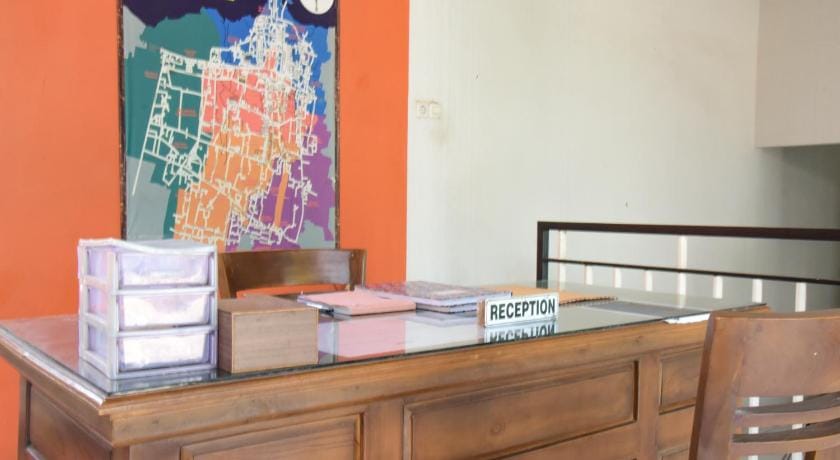 RedDoorz Syariah near Balai Kota Probolinggo 2 Bed and Breakfast in East Java
