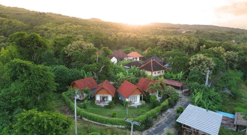 Mesari Cottage Campground/ 
RV Resort in Nusapenida