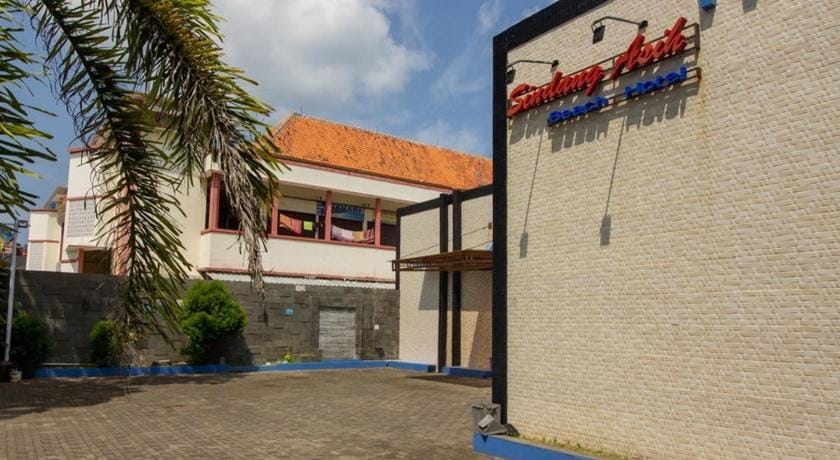 RedDoorz near Goa Panggung Hotel in West Java