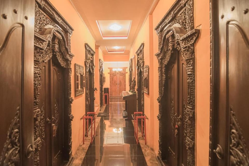 RedDoorz Syariah near Margahayu Raya Hotel in Bandung