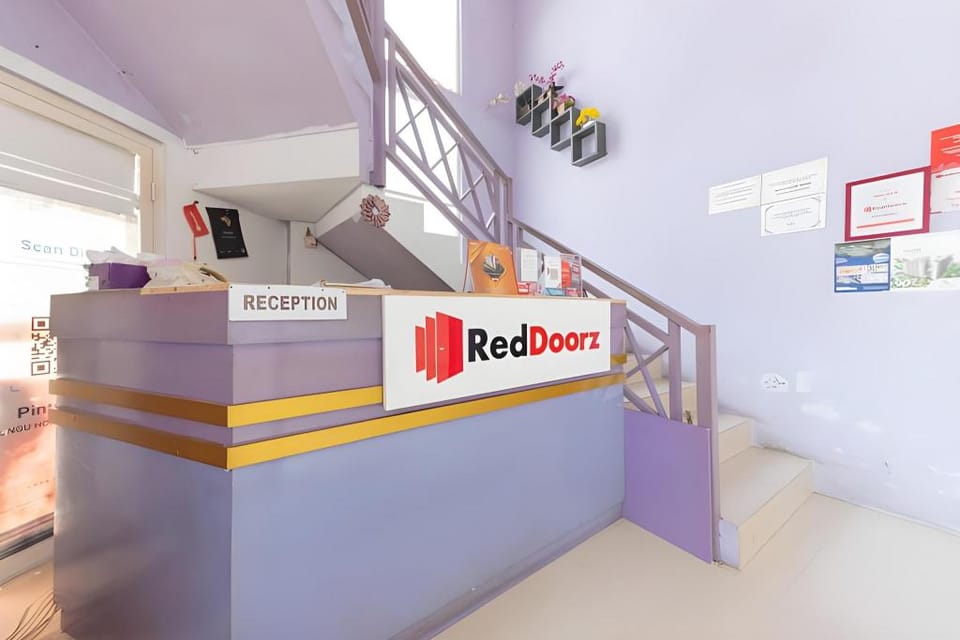 RedDoorz Plus @ Tuparev Cirebon 2. Bed and Breakfast in West Java