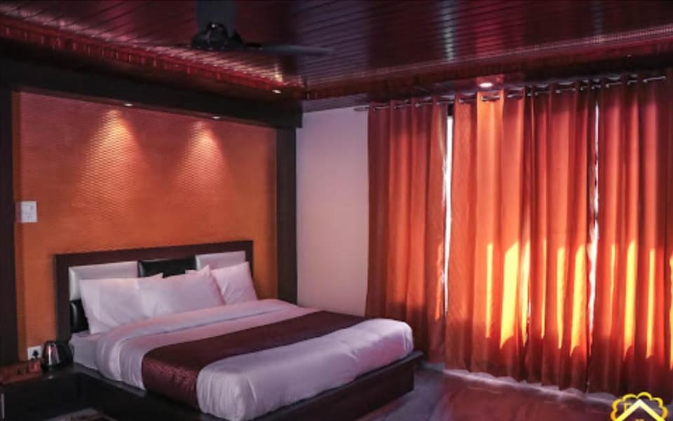 Tavisha Skywood Resort Hotel in Himachal Pradesh