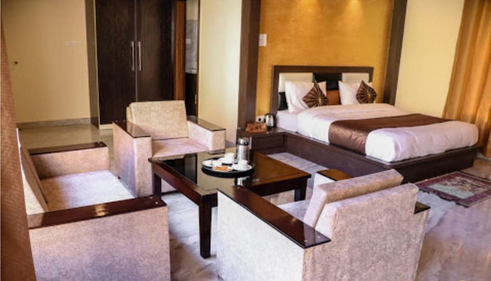 Tavisha Skywood Resort Hotel in Himachal Pradesh