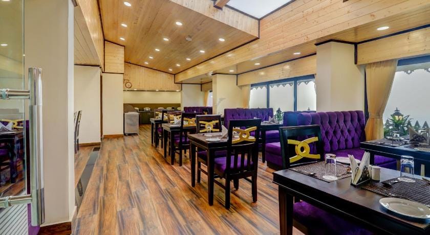 Sumitel Hotel 500 meters from Mall Road Hotel in Darjeeling