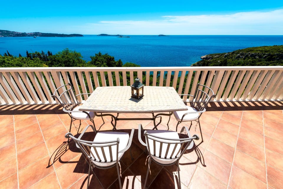 Mediterranean villa with astonishing view over the Adriatic sea and private pool Villa in Mlini