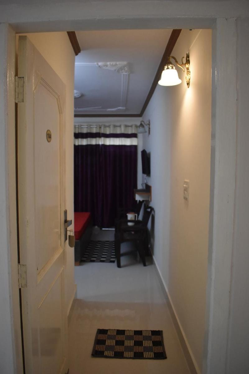 THE HIMALAYAS GUEST HOUSE Bed and Breakfast in Himachal Pradesh