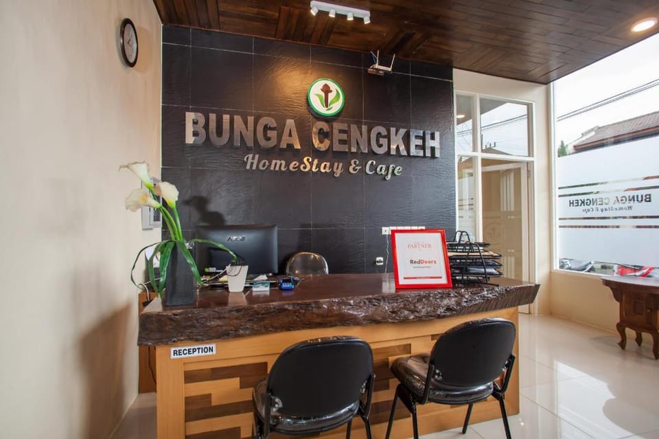 RedDoorz Premium @ Jalan Cengkeh Malang Bed and Breakfast in East Java