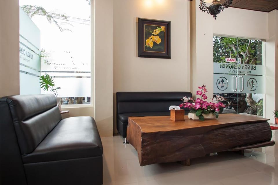 RedDoorz Premium @ Jalan Cengkeh Malang Bed and Breakfast in East Java