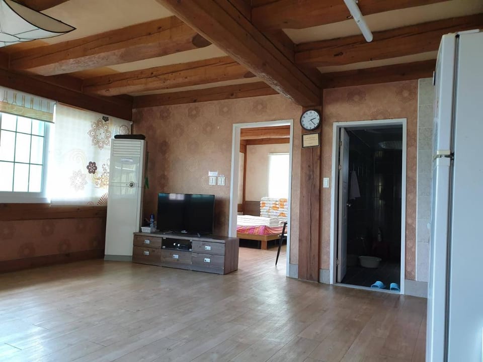 Tongyeong Yehyang Pension Vacation rental in South Korea
