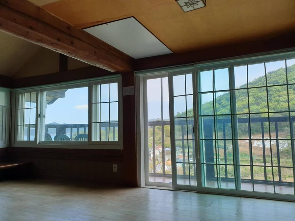 Tongyeong Yehyang Pension Vacation rental in South Korea