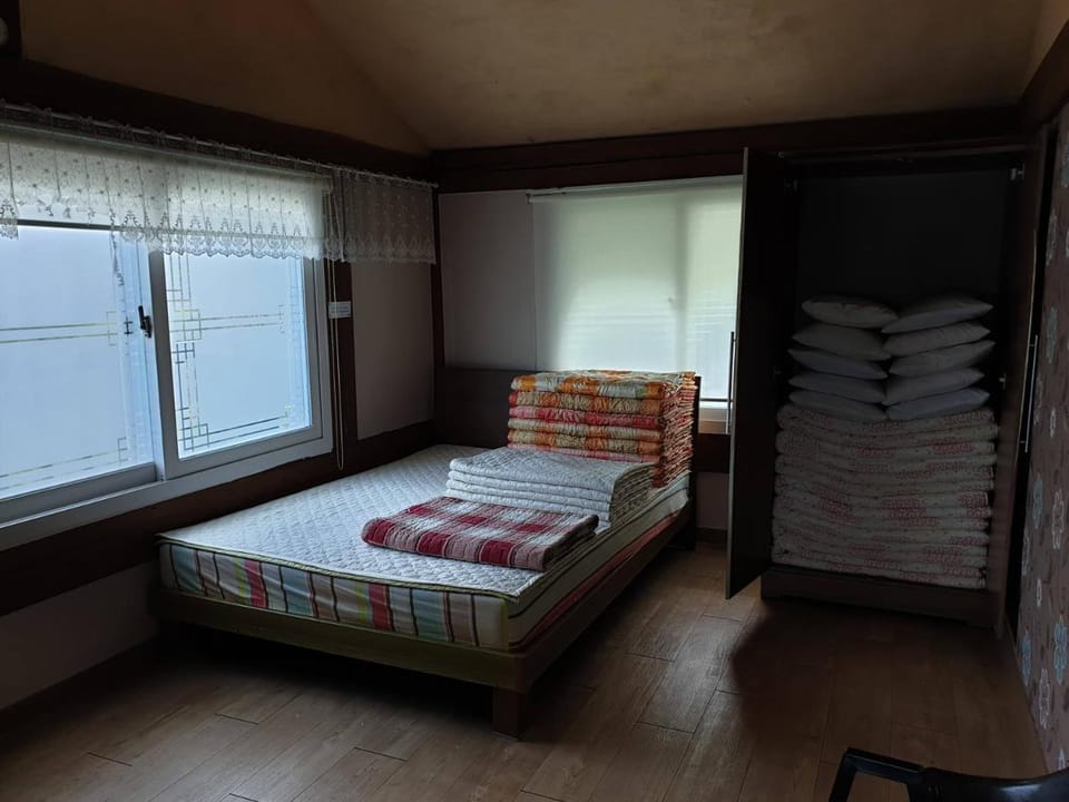 Tongyeong Yehyang Pension Vacation rental in South Korea