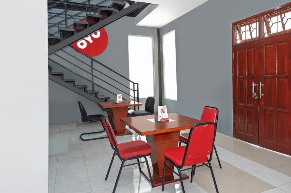 OYO 682 Ceria Homestay Syariah Vacation rental in Indonesia