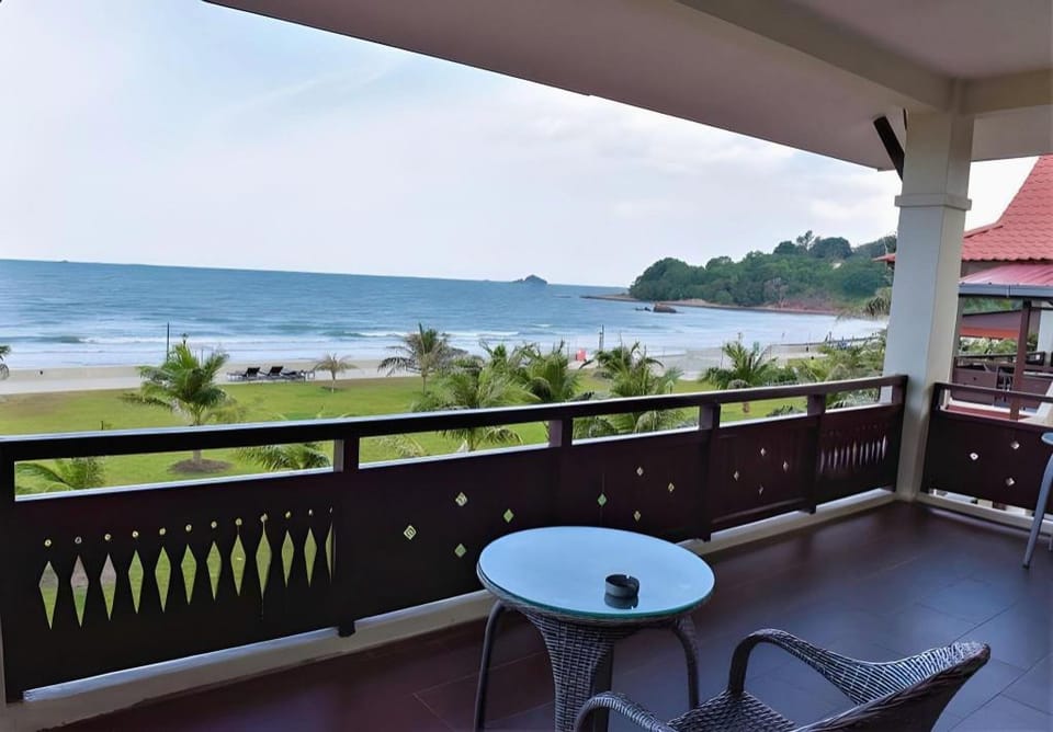 LOTUS SEAVIEW BEACH RESORT, PENGERANG Resort in Johor