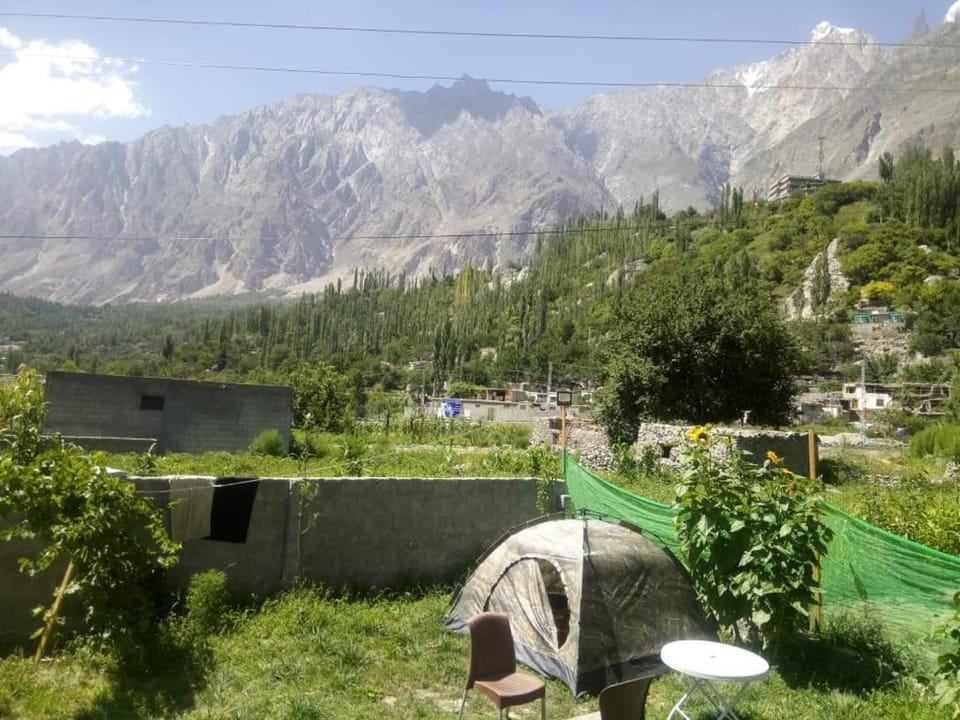 Four Seasons Family Guest House Hotel in Pakistan