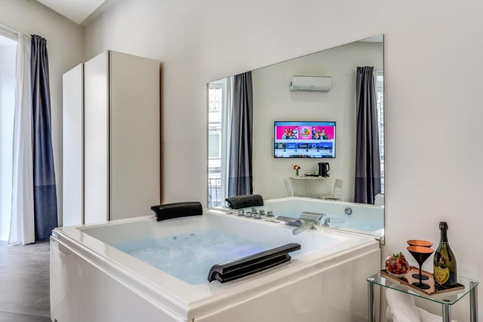 Gallery Suite Naples Bed and Breakfast in Naples