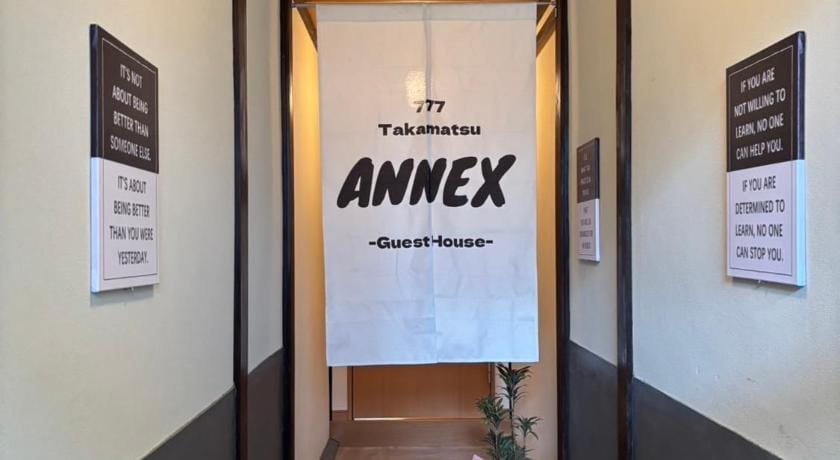 777 Takamatsu Guest House Bed and Breakfast in Japan