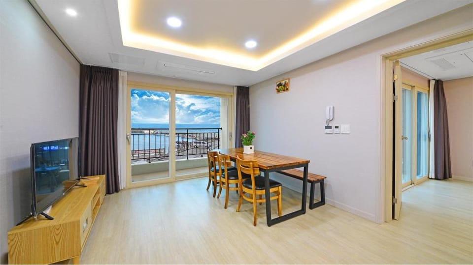 Seogwipo Daepyeong Olleh Pension Bed and Breakfast in South Korea
