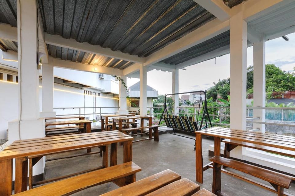 RedDoorz Syariah near Taman Air Mancur Bogor Bed and Breakfast in West Java
