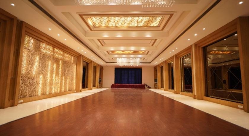 HOTEL AMORA - Rajnandgaon Hotel in India