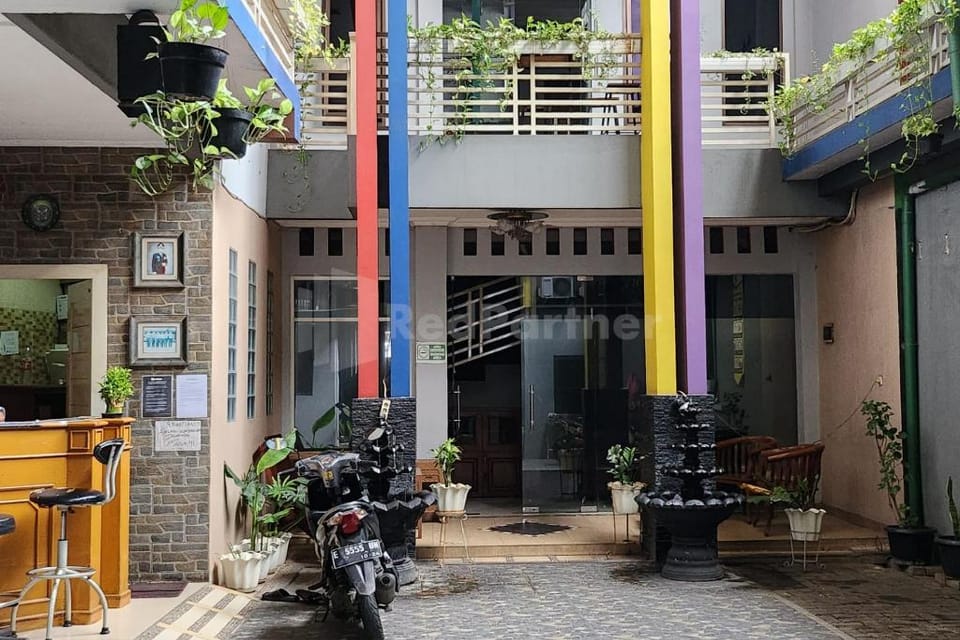 Puspita Homestay Mitra RedDoorz Hotel in Jakarta
