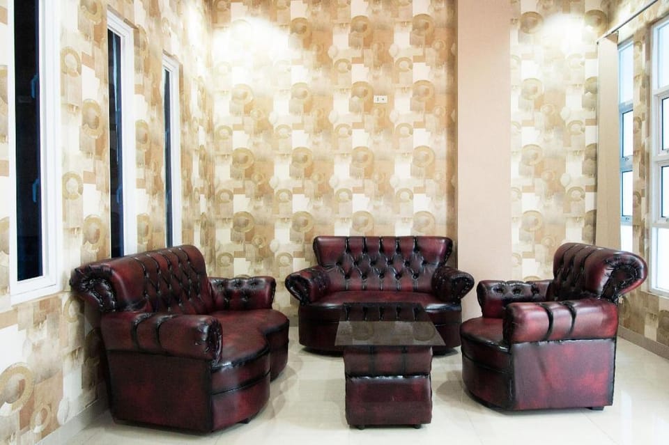 OYO 716 Iciw Iciw Exclusive Homestay Vacation rental in Indonesia