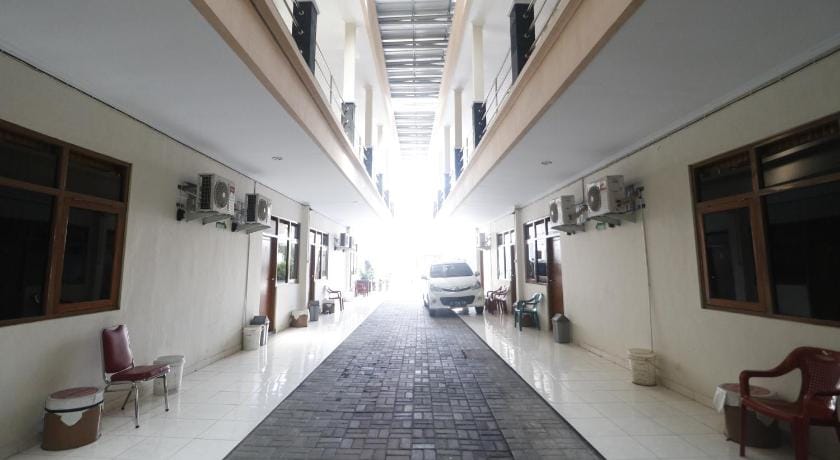 RedDoorz Plus @ Jalan Parangtritis 2 Hotel in Yogyakarta
