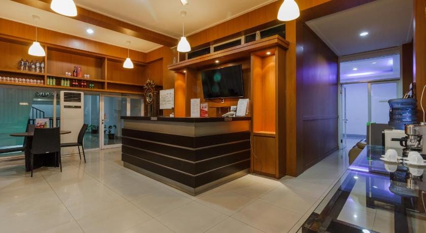 RedDoorz Premium @ Ampera Raya 2 Bed and Breakfast in South Jakarta City