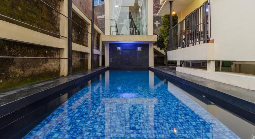 RedDoorz Premium @ Ampera Raya 2 Bed and Breakfast in South Jakarta City