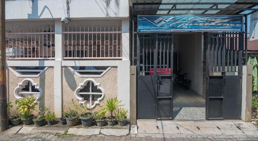 RedDoorz near MT Haryono Semarang Bed and Breakfast in Indonesia