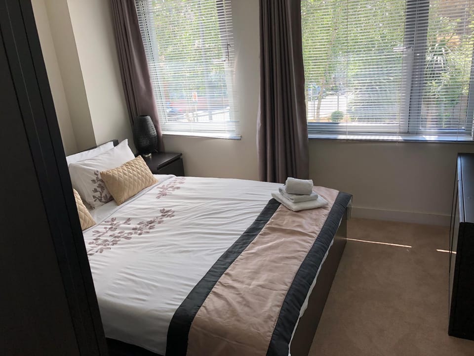 Stunning 2 bed flat in fantastic location Apartment in London