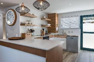 Stylish and Secure Camps Bay Holiday Apartment 9 N Apartment in Camps Bay