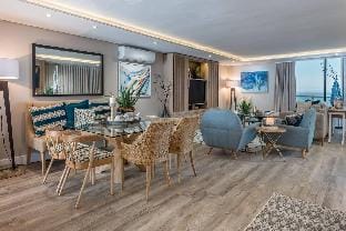 Stylish and Secure Camps Bay Holiday Apartment 9 N Apartment in Camps Bay