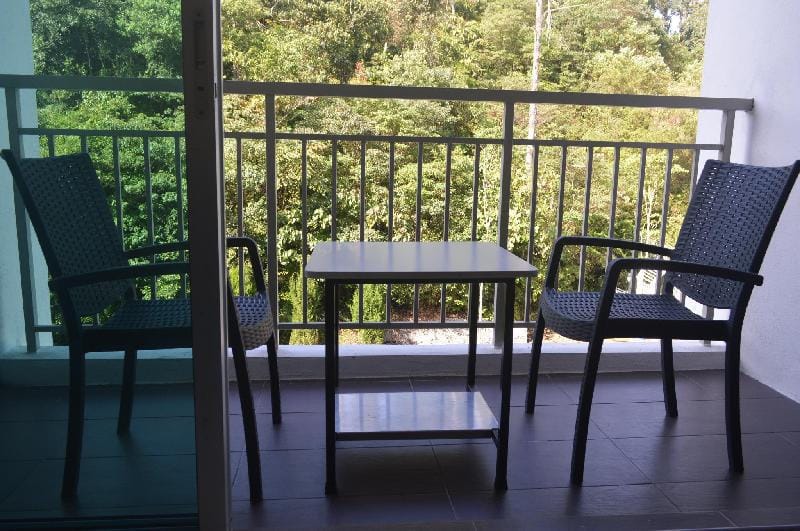 Homestay S121 (8 pax) @ Golden Hills Night Market Apartment in Brinchang