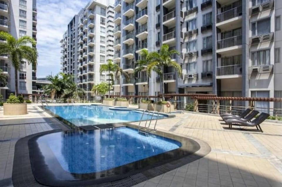 Cozy Layover Condo | 8-min Walk to Terminal 3 Apartment in Pasay