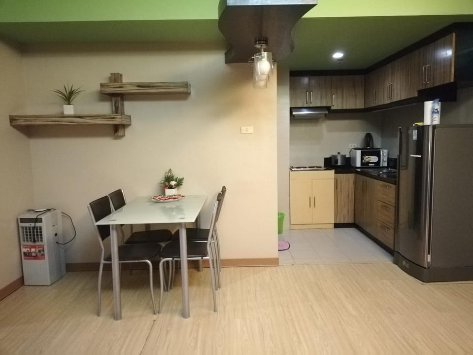 SHANIKA PROPERTIES @ F1 BGC
 2 bedroom Apartment in Makati
