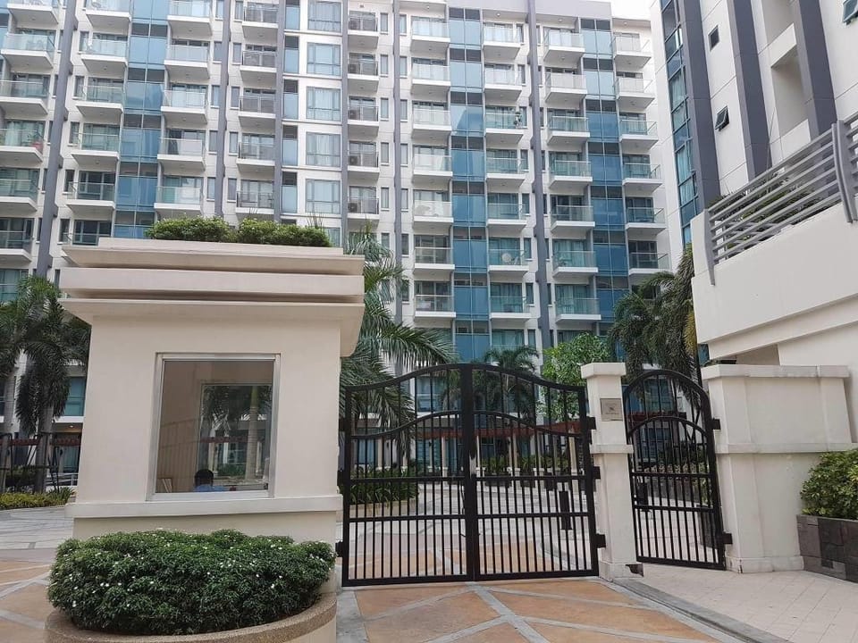 Airport Condo Suite Unit 2 at Two Palm Tree Villas Apartment in Pasay